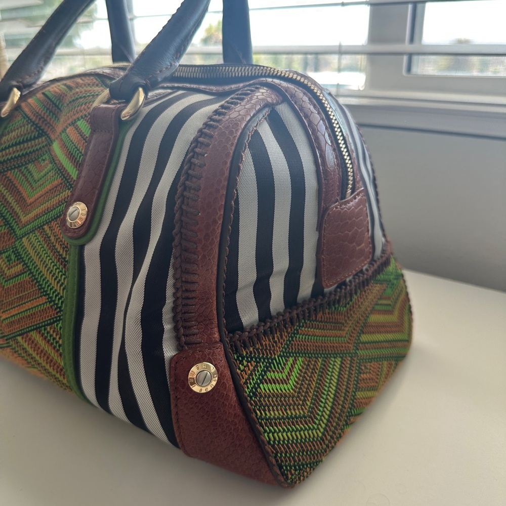 Henri Bendel B&W Plus Barrel Woven Striped Stylish Green and Brown Handbag - Picture 4 of 15